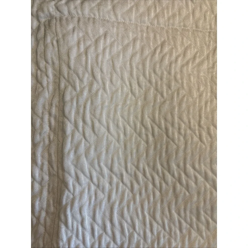 2 RARE‎ Ralph Lauren White Quilted Pillow bed Shams zip closure STANDARD size